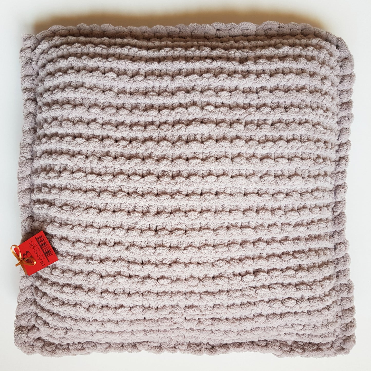 Culcus tricotat pentru pisici si caini, bej-gri, 50 x 50 cm, Blanosic (lucrat manual)