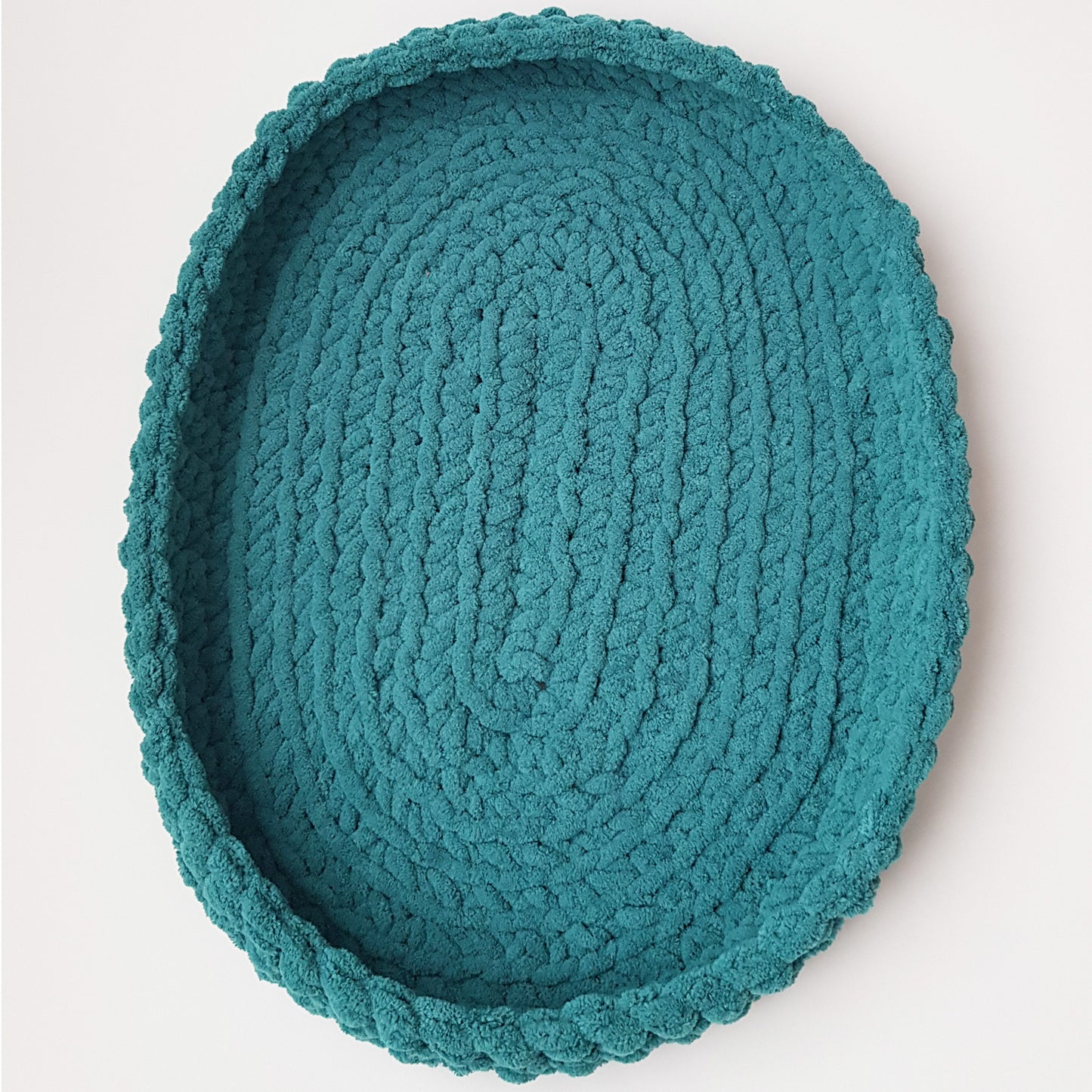 Culcus moale pentru caini si pisici verde-negru-rosu 58x42 cm (lucrat manual)