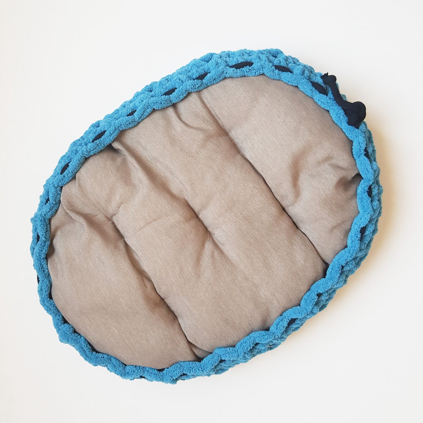 Culcus moale pentru caini si pisici albastru 58x42 cm (lucrat manual)