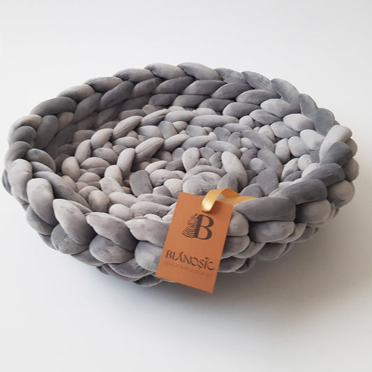 Culcus pentru pisici gri catifelat 45 cm, Blanosic (lucrat manual)