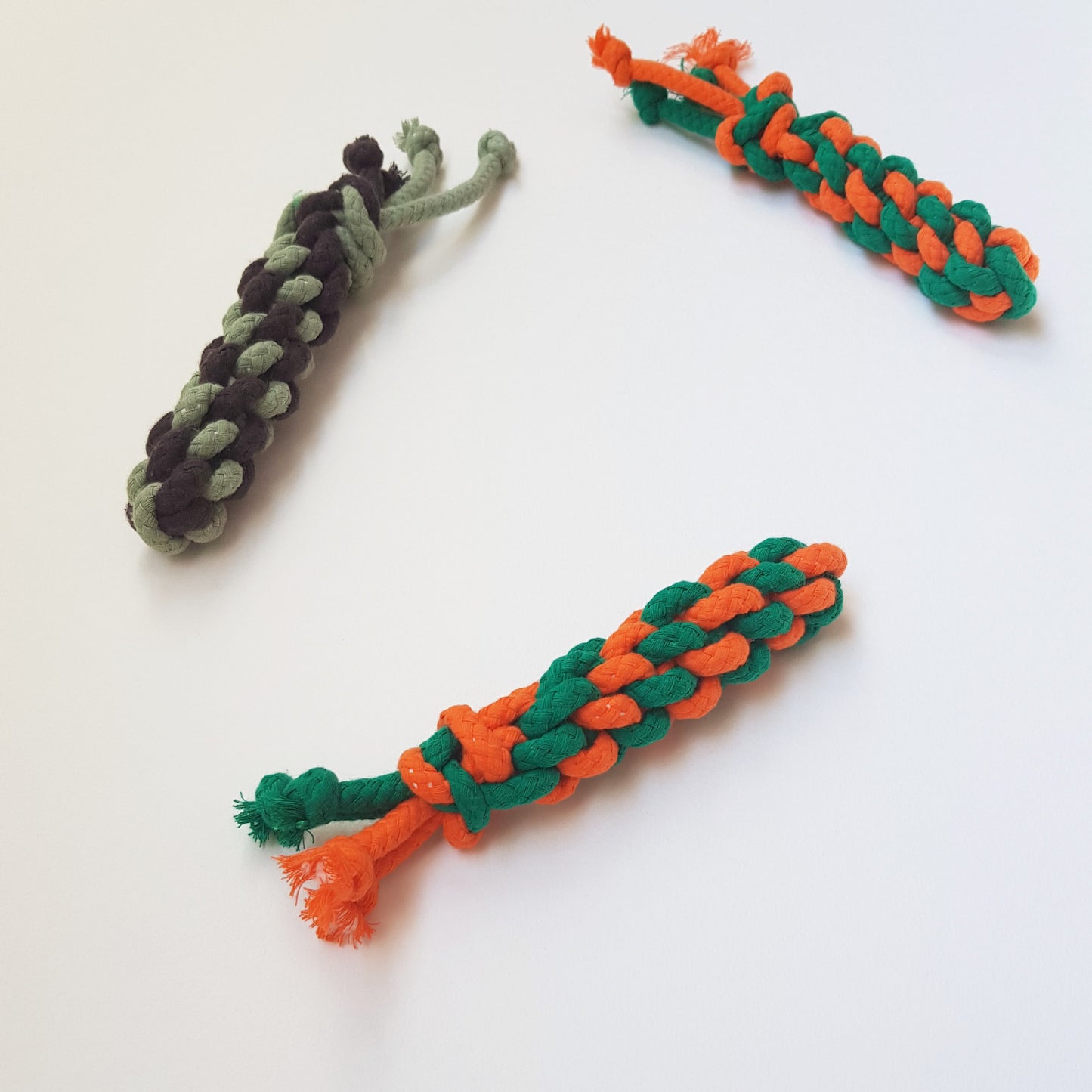 Jucarie porumb pentru caini, sfoara diverse culori, 17 cm, Blanosic (lucrata manual)