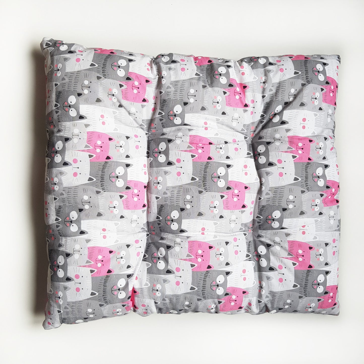 Perna pentru caini si pisici, model cu pisicute, 100% bumbac, 50 x 40 cm, Blanosic (lucrata manual)