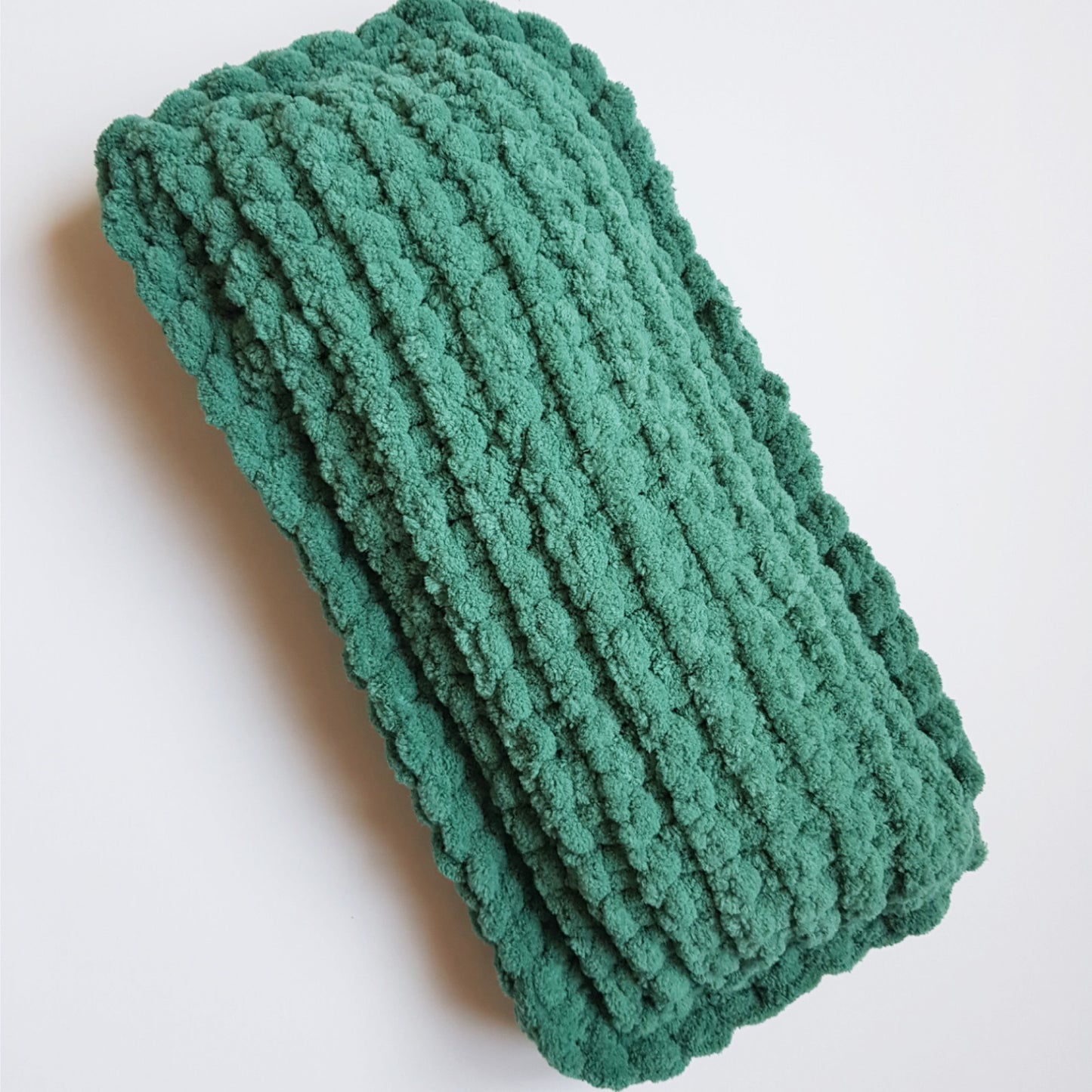 Pernuta de dormit pentru pisici si caini, Verde-Pin, 40 x 20 cm, Blanosic (lucrata manual)