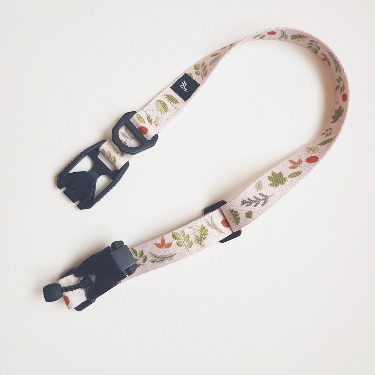 Zgarda L pentru caini, bej, Lebeddie (fabricata manual)