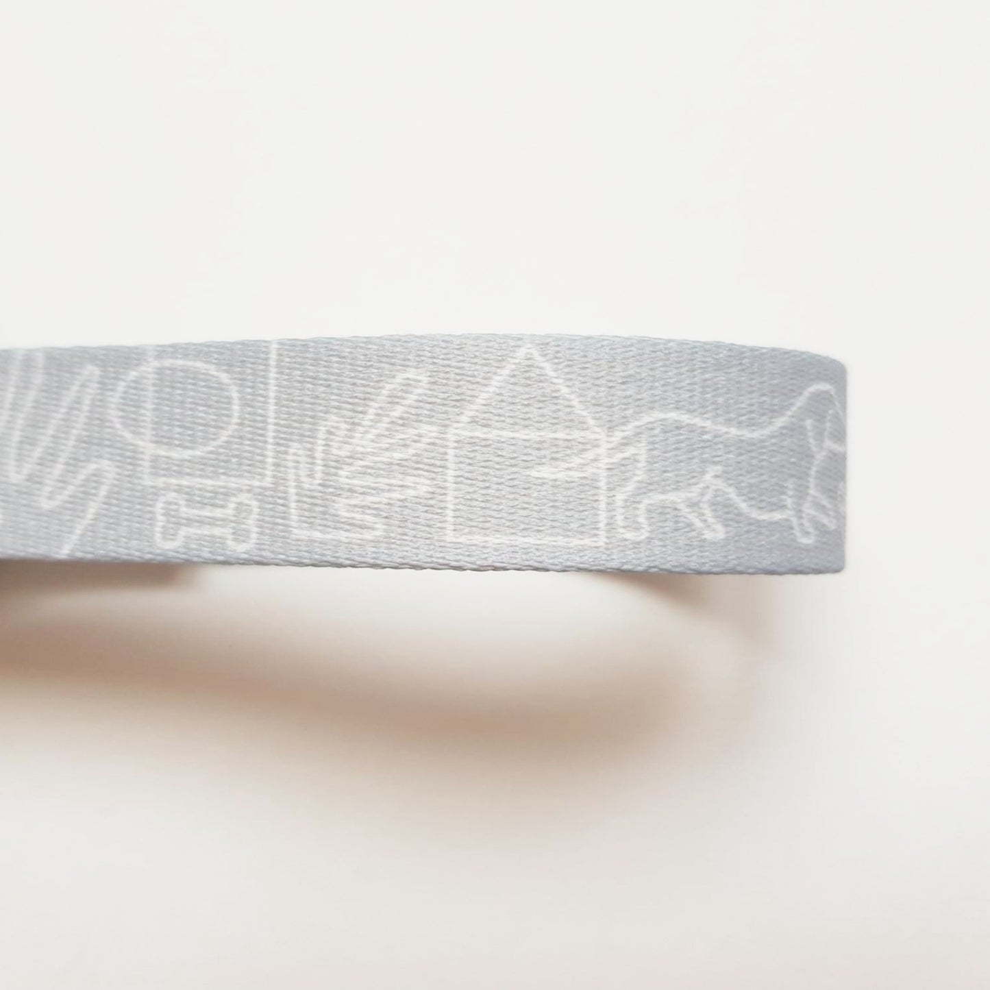 Zgarda M pentru caini, gri, Lebeddie (fabricata manual)