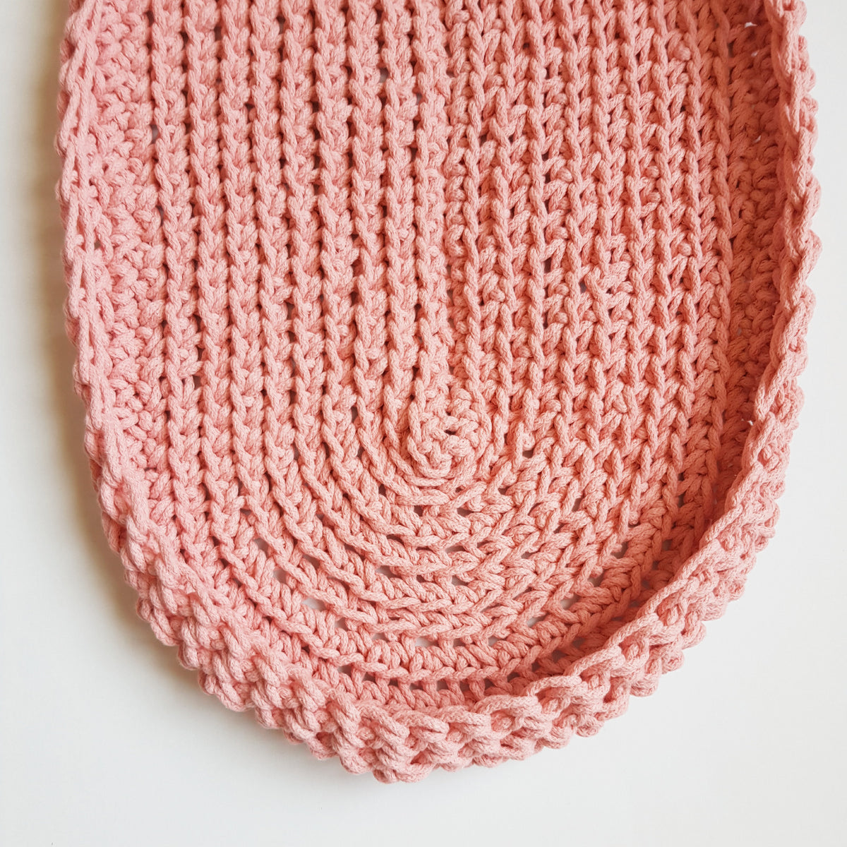 Handmade Culcus pisica pentru pervaz / mobila, bumbac, banan, 60 x 35 cm, Blanosic