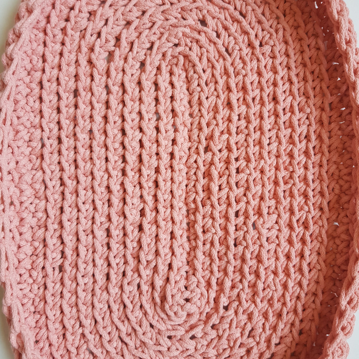 Handmade Culcus pisica pentru pervaz / mobila, bumbac, banan, 60 x 35 cm, Blanosic