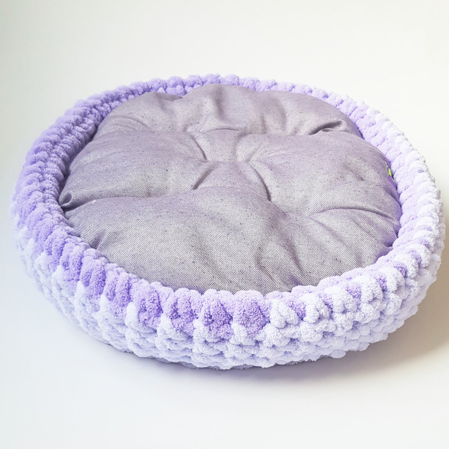 Culcus confortabil pentru caini si pisici, mov, 55x45 cm (lucrat manual)