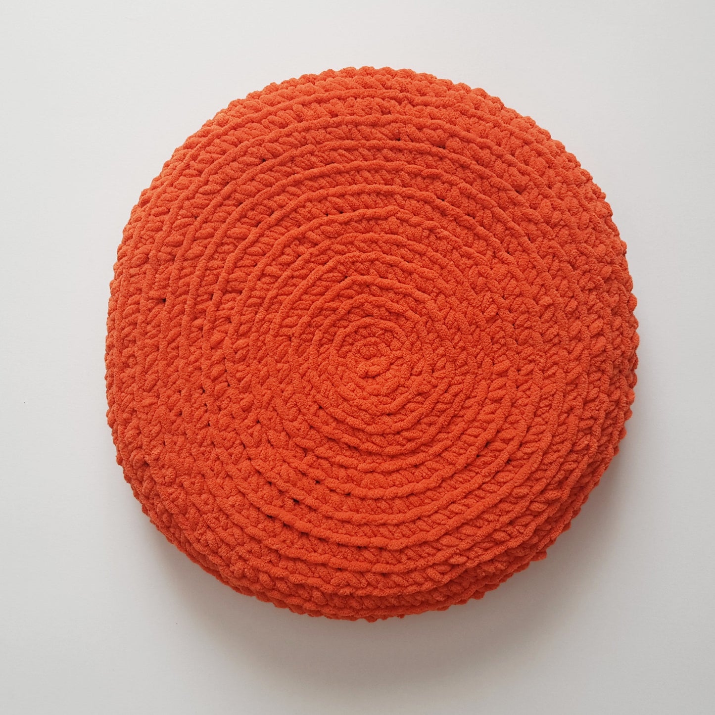 Culcus pentru pisici si caini de talie mica, portocaliu cu negru, 40 cm (lucrat manual)