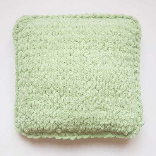 Culcus tricotat pentru pisici si caini, verde praz, 42 x 42 cm, Blanosic (lucrat manual)