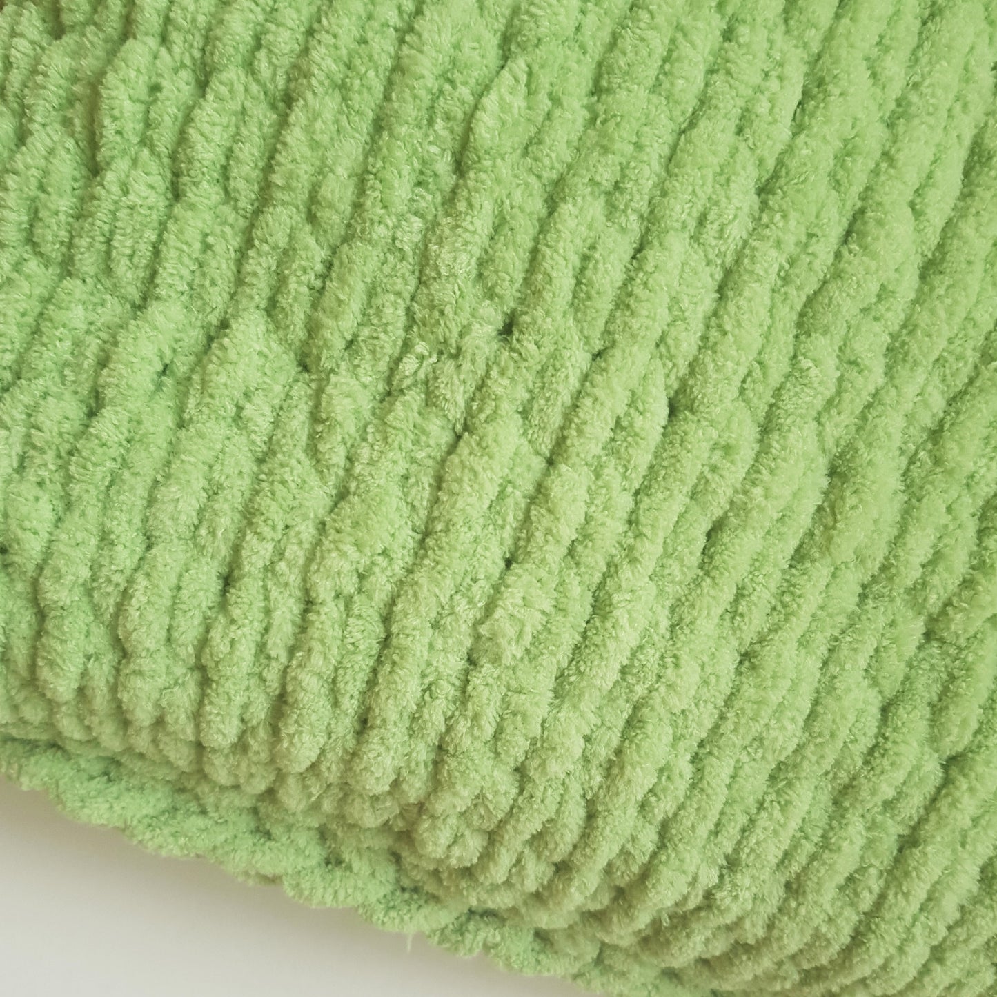 Culcus tricotat pentru pisici si caini, verde praz, 42 x 42 cm, Blanosic (lucrat manual)