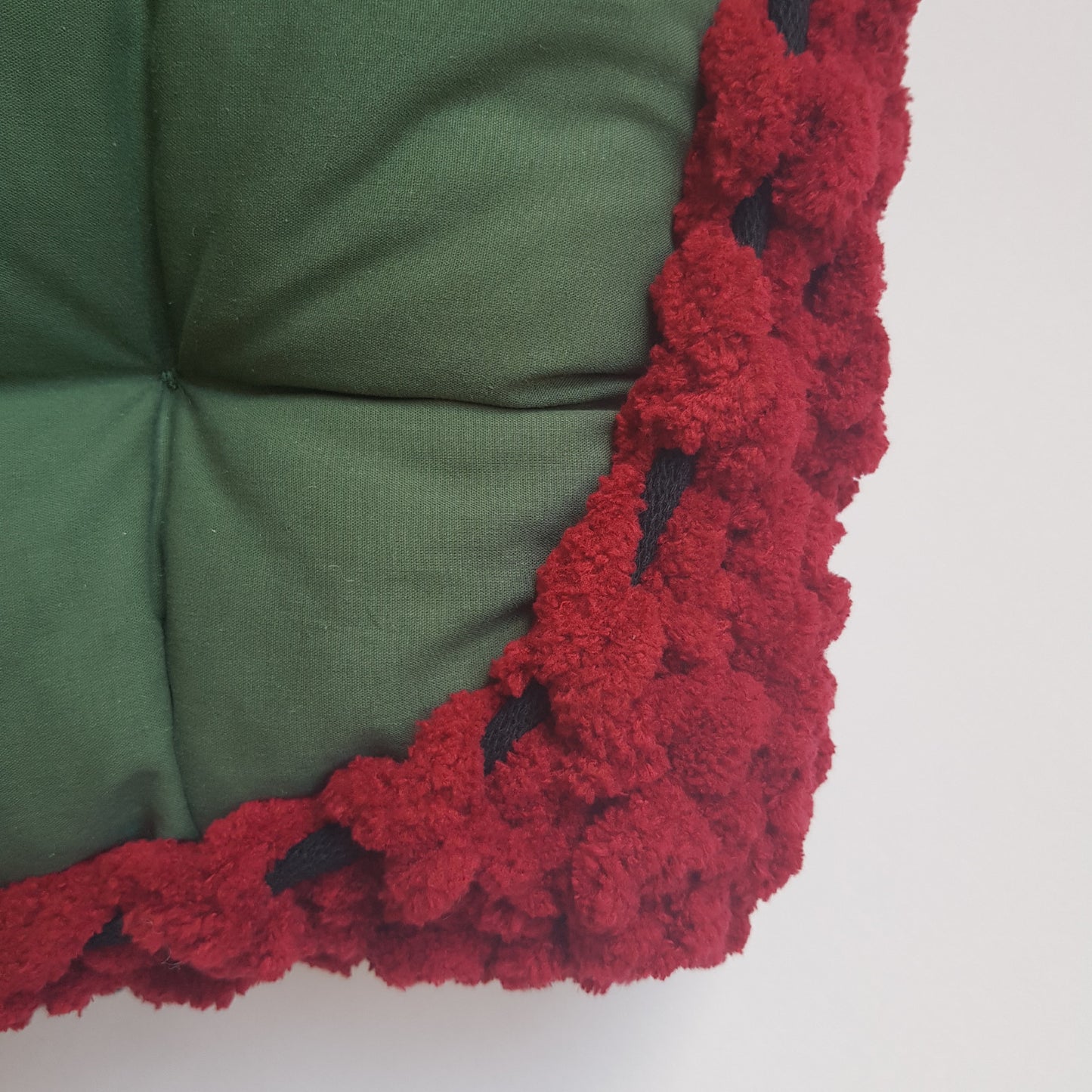 Culcus pentru caini si pisici, verde-visiniu, 50x45 cm (lucrat manual)