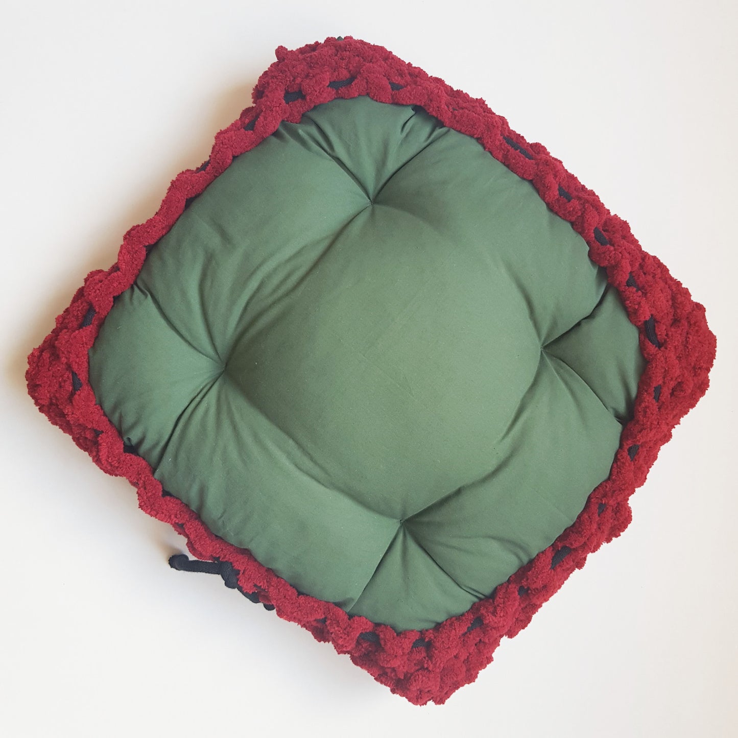 Culcus pentru caini si pisici, verde-visiniu, 50x45 cm (lucrat manual)