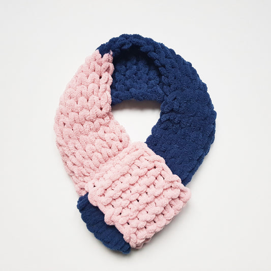 Fular M pentru caini, bleumarin-roz, Blanosic (lucrat manual)