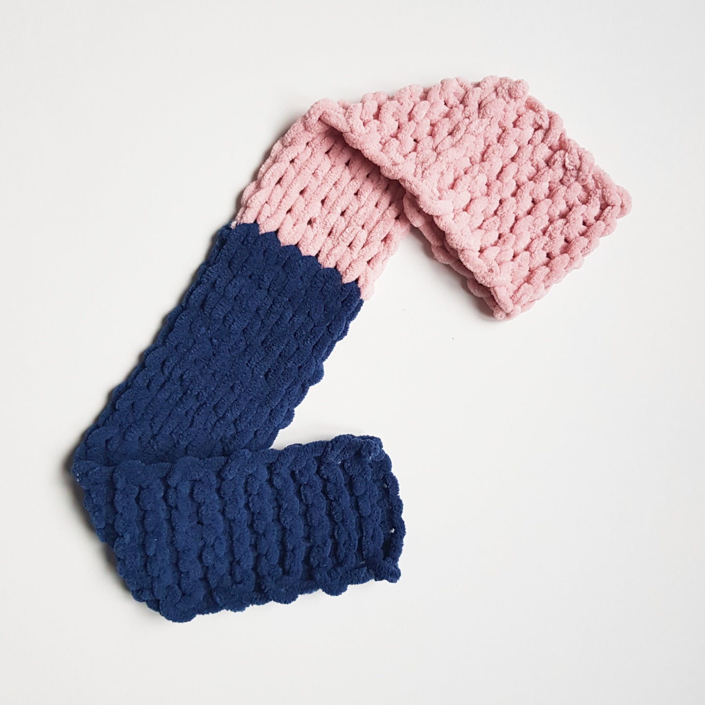 Fular M pentru caini, bleumarin-roz, Blanosic (lucrat manual)