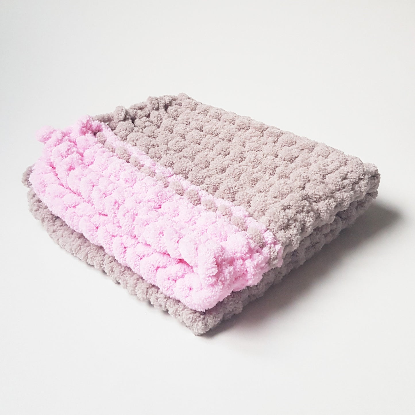 Paturica pentru catelusi fetite, bej-gri-roz, 50x40 cm, Blanosic (lucrata manual)