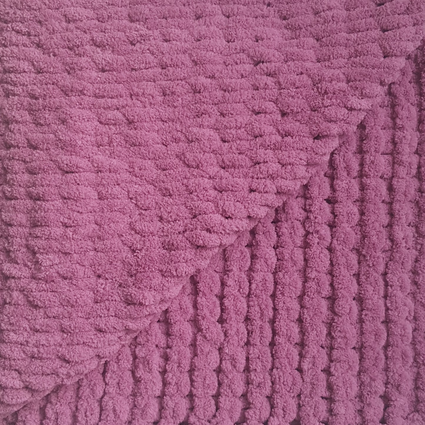 Paturica pentru caini si pisici, trandafirie, 70x70 cm, Blanosic (lucrata manual)