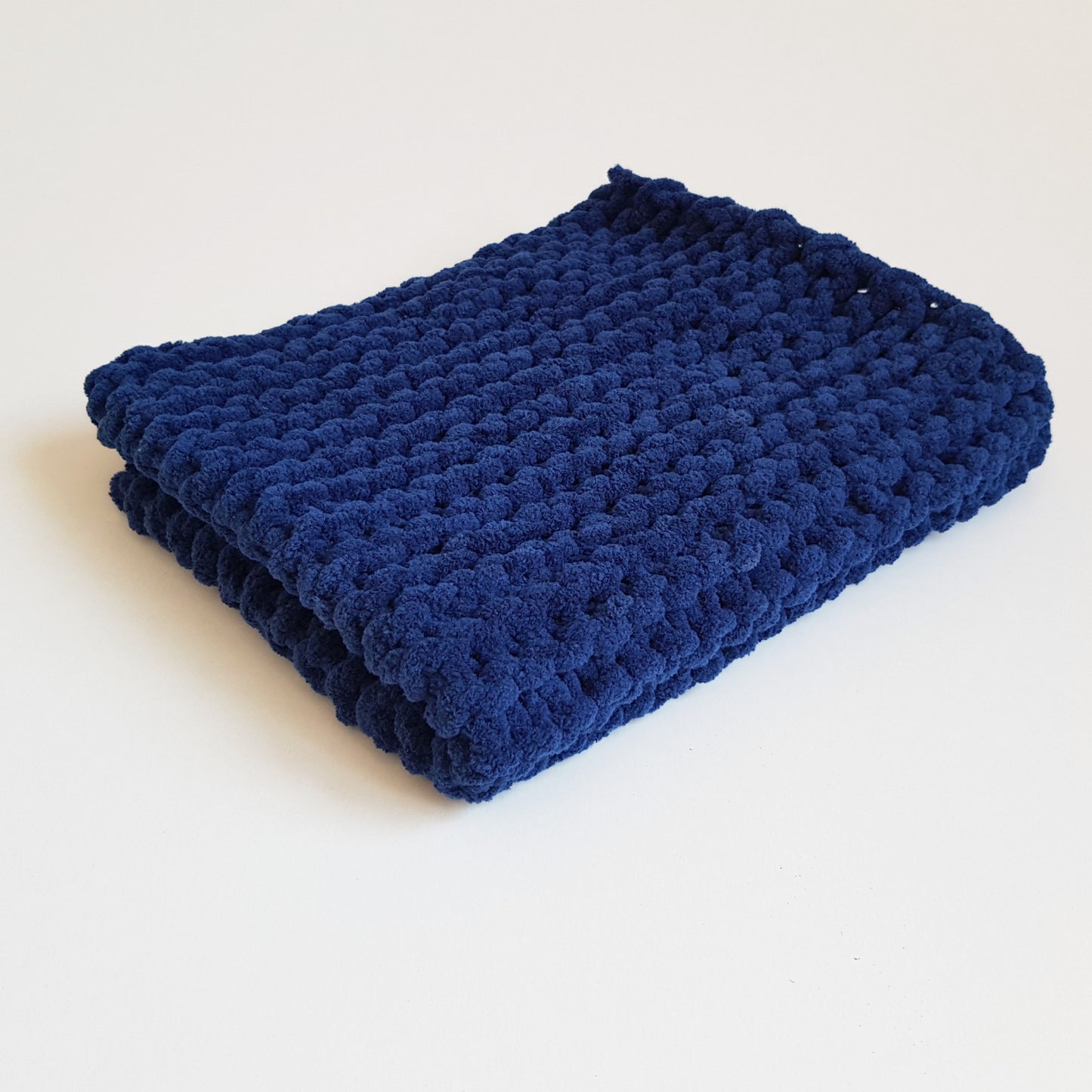 Paturica usoara pentru caini si pisici, albastru marin, 50x40 cm, Blanosic (lucrata manual)