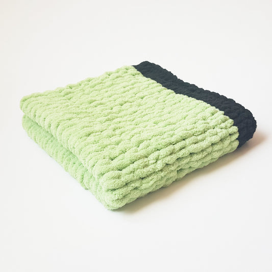 Paturica pentru caini si pisici, verde-praz-negru, 60x60 cm, Blanosic (lucrata manual)