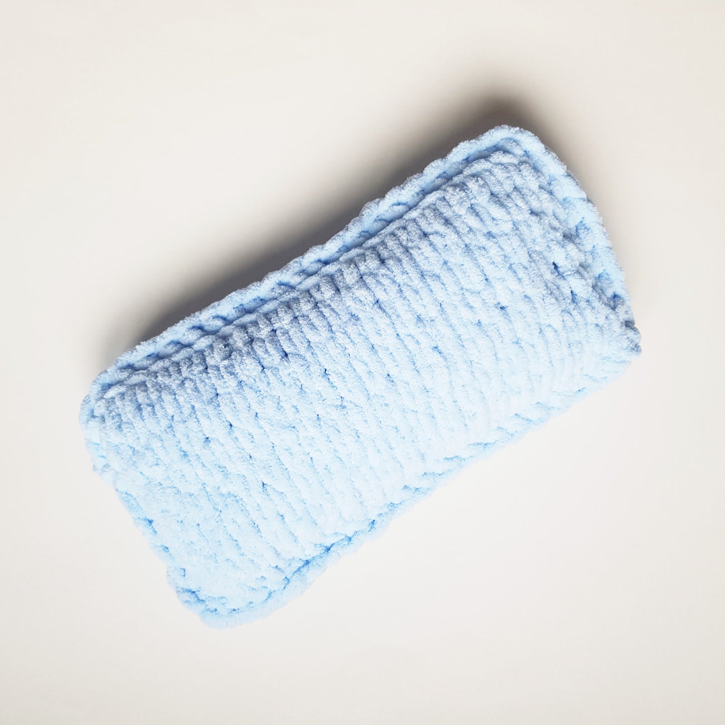 Pernuta de dormit pentru pisici si caini, Bleu, 40 x 20 cm, Blanosic (lucrata manual)