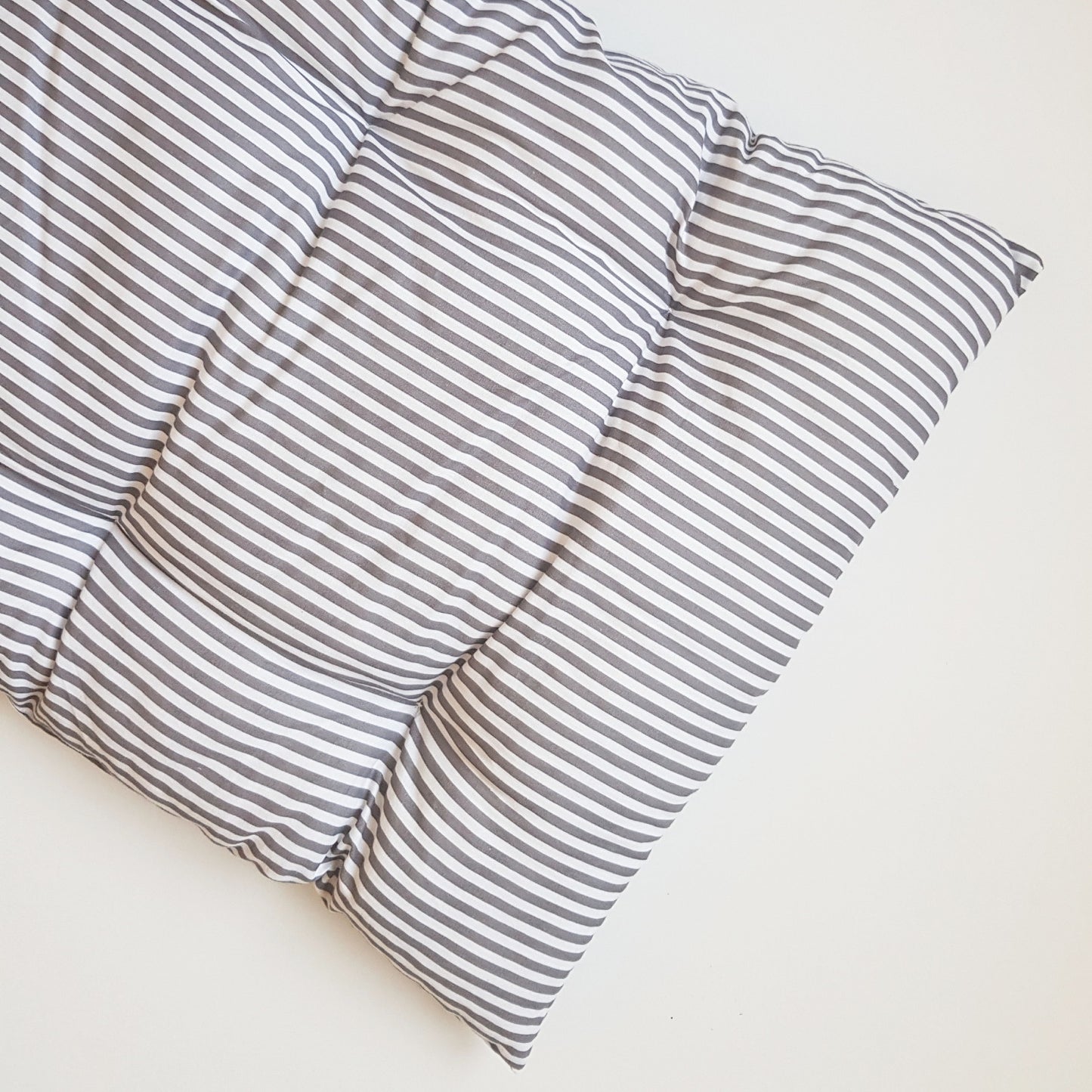 Perna pentru caini si pisici, model cu dungi, 100% bumbac, 65 x 45 cm, Blanosic (lucrata manual)