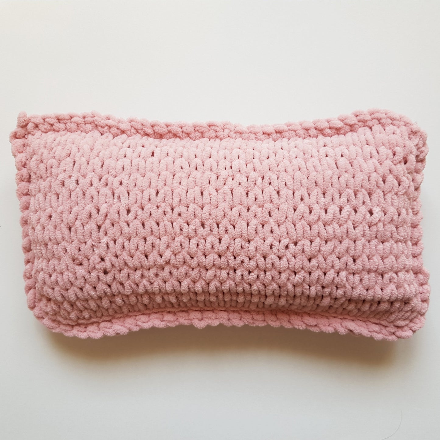 Pernuta de dormit pentru caini si pisici, Roz, 40 x 20 cm, Blanosic (lucrata manual)