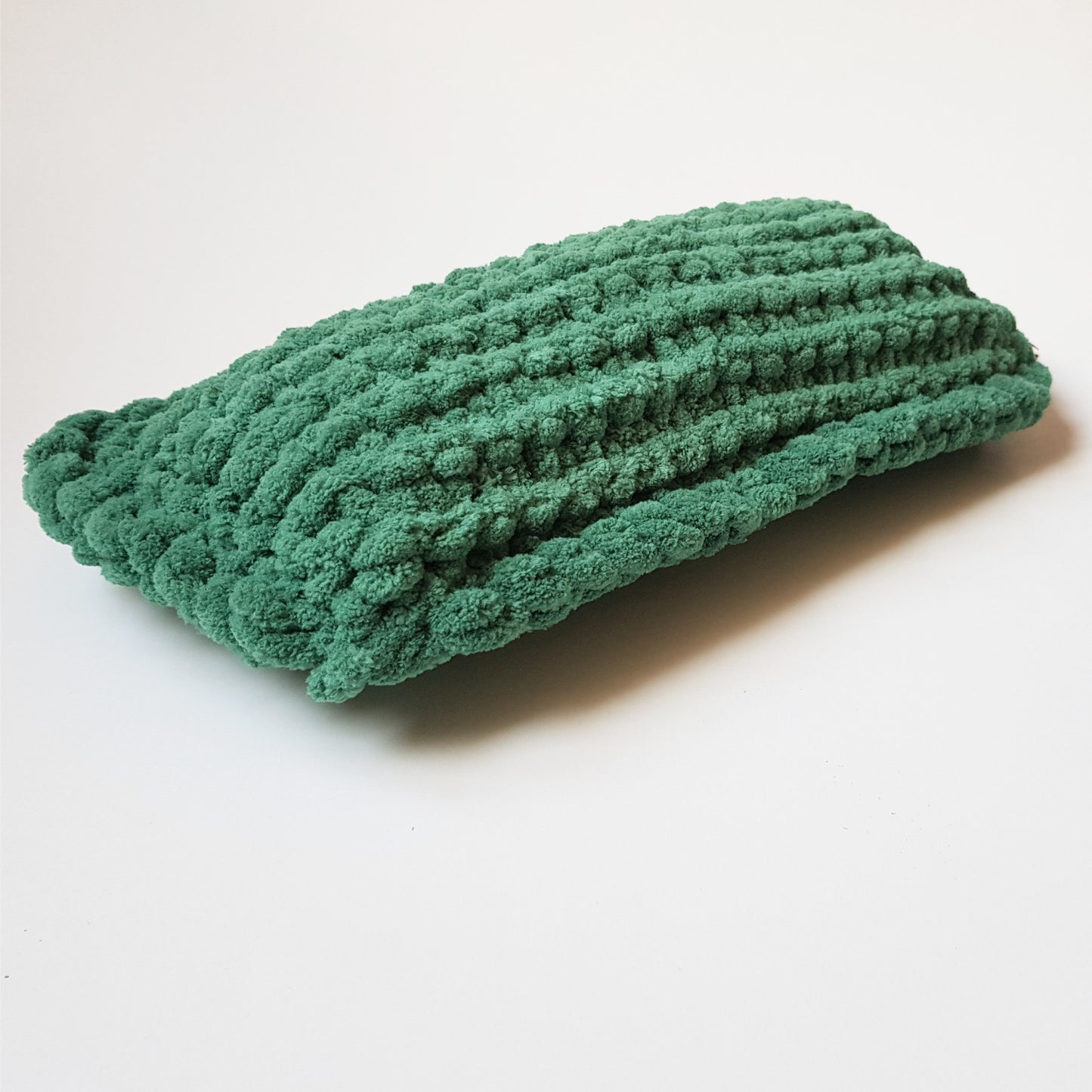 Pernuta de dormit pentru pisici si caini, Verde-Pin, 40 x 20 cm, Blanosic (lucrata manual)